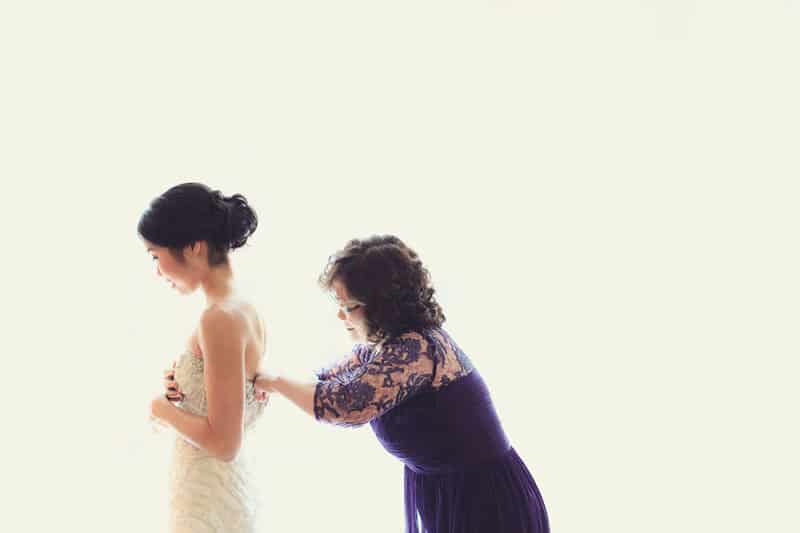 14 Getting Ready Photos You Need - New Jersey Bride