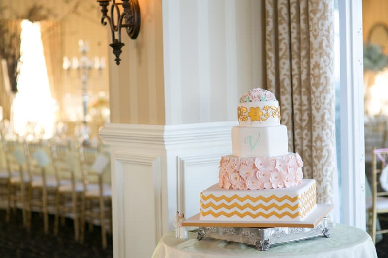 15 Wedding Cakes That (Almost) Look Too Good To Eat! - New Jersey Bride