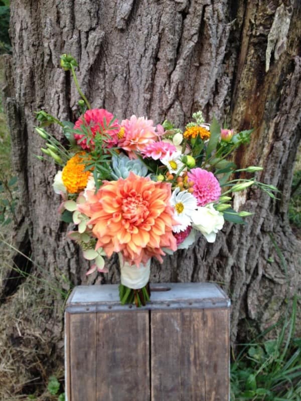 4 Floral Trends You Need to Know About: Vivid Bouquets