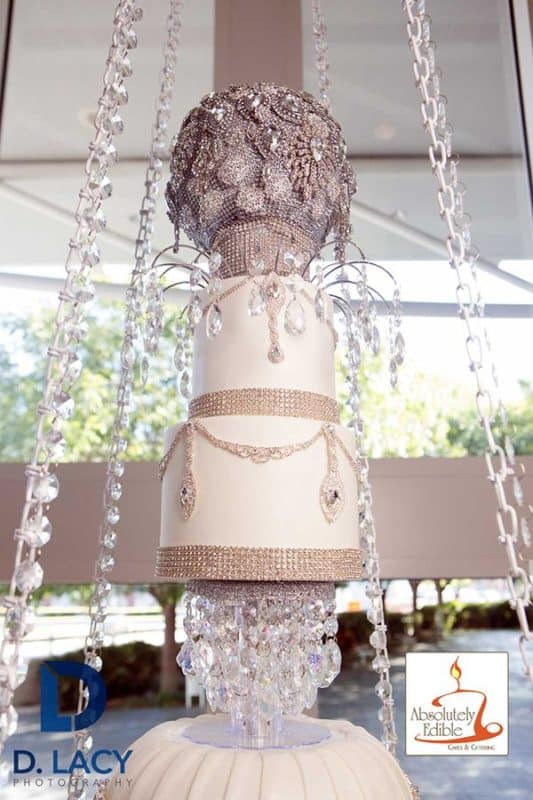 New Jersey Bride—Texas chandelier wedding cake