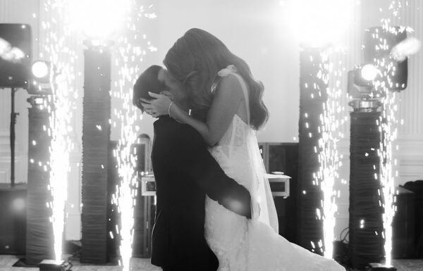 The wedding of A Timeless Summer Wedding With Neutral Florals & Dancing Robots Gallery 8