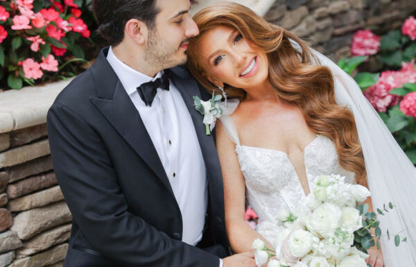 The wedding of A Timeless Summer Wedding With Neutral Florals & Dancing Robots Gallery 9