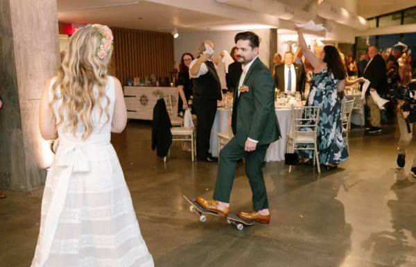 The wedding of A ‘Shorely in Love’-Themed Wedding With a ‘Retro-Beach’ Aesthetic Gallery 2
