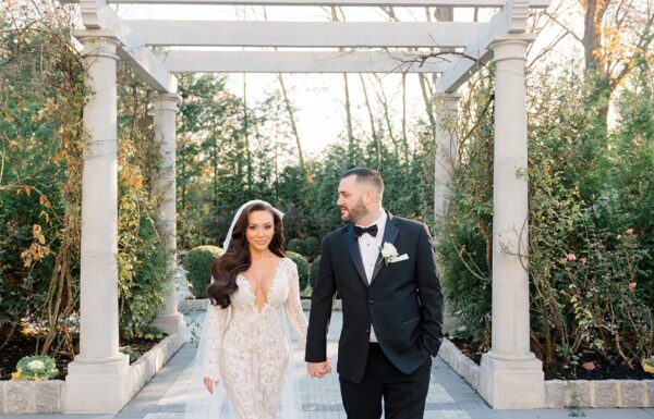 The wedding of A Black-Tie Wedding With a Black, White & Gold Palette Gallery 1