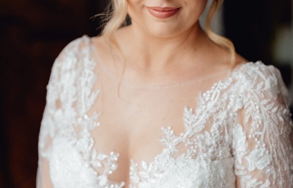 The wedding of This Couple Paid Tribute to The Restaurant Where They Met Gallery 2