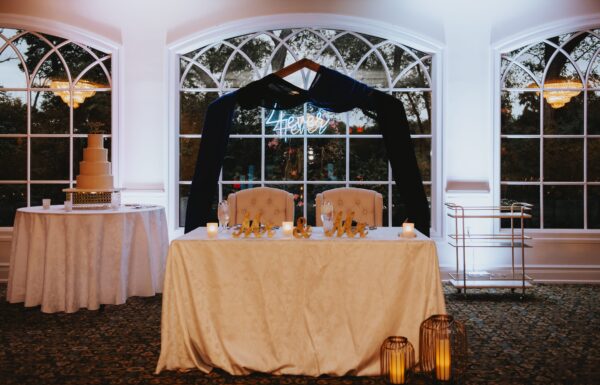 The wedding of An Elegant and Romantic Wedding With Pops of Blue, Red and Gold Gallery 10