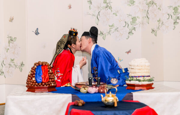 The wedding of A Korean Ceremony Brought Everyone Together On Their Big Day Gallery 5