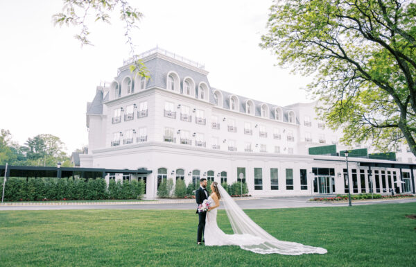 The wedding of Grace & Scott at Chateau Grande Hotel Gallery 15
