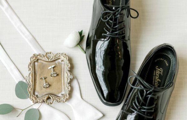 The wedding of Kara & Rob Had a ‘Beauty and the Beast’-Inspired Seating Chart for Their Ashford Estate Wedding Gallery 9