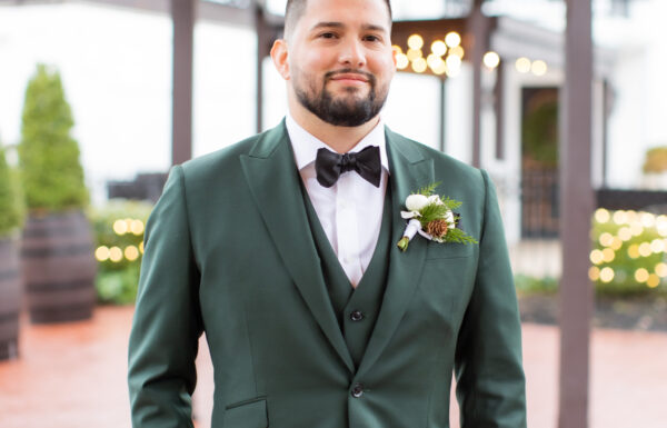 The wedding of A Christmas-Inspired Wedding “Straight Out of a Hallmark Movie” Gallery 18