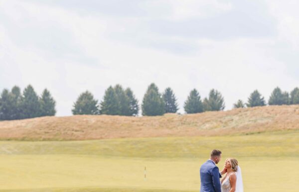 The wedding of A Surprise Hot-Air Balloon Appearance Made This Wedding One to Remember Gallery 6