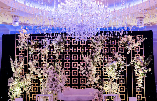 The wedding of Extravagant Florals and Celestial Vibes at This “Starlight”-Themed Wedding Gallery 3