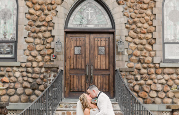 The wedding of Santa Showed Up at This Wedding That Looked Like a Hallmark Christmas Movie A Christmas-themed wedding at Olde Mill Inn in Basking Ridge, New Jersey. Gallery 15