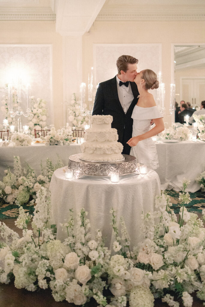 A wedding at the Molly Pitcher Inn in New Jersey.