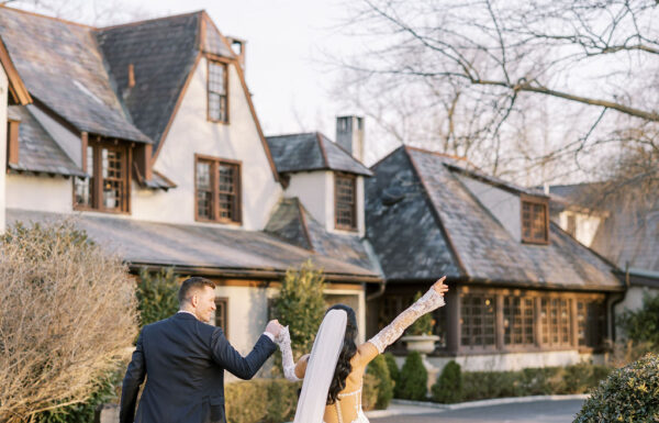 The wedding of ‘Old Money Vibes’ Called for a Charming French-Inspired Chateau  A wedding at Hotel du Village. Gallery 9