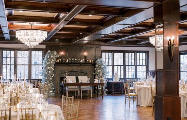 The wedding of ‘Old Money Vibes’ Called for a Charming French-Inspired Chateau  A wedding at Hotel du Village. Gallery 10