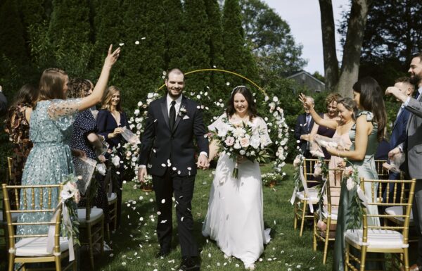 A Micro-Wedding at the Groom’s Parents’ Home Full of Joy and Love