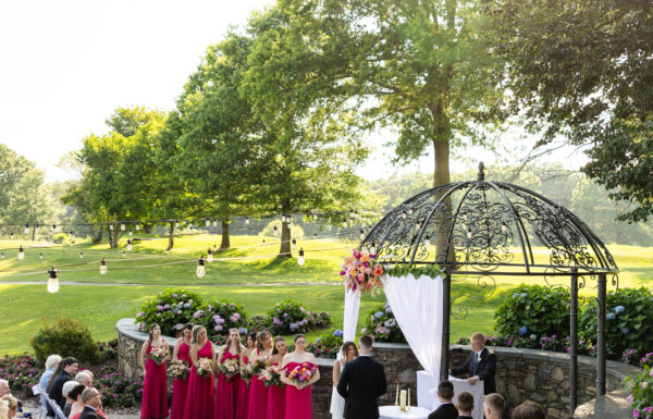 Alina Delfino Photography Alina Delfino Photography is a wedding photographer in New Jersey. Gallery 6