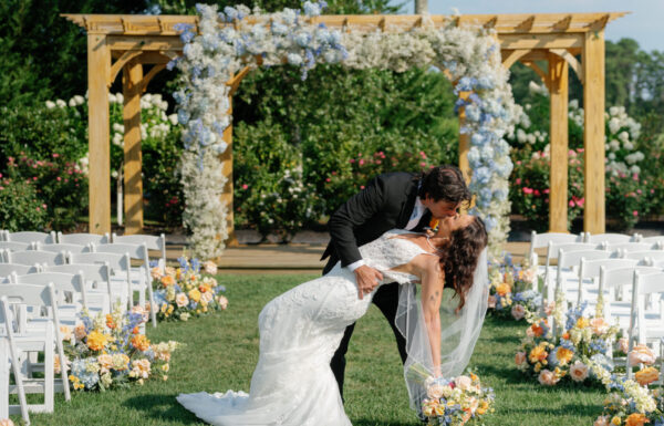 A Dreamy “On Cloud Nine”-Themed Wedding at a Winery