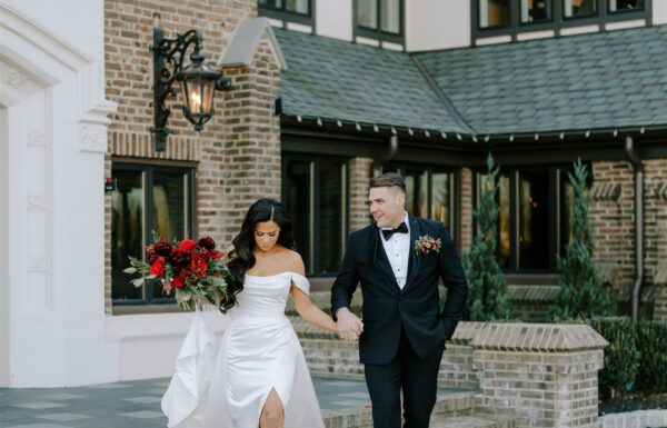 A Christmas-Themed Wedding With Timeless Holiday Charm