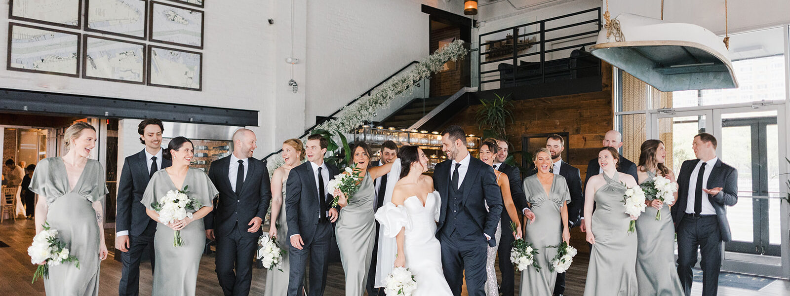 This Couple Took Pics in a Vintage NYC Taxi Before Their Battello Wedding
