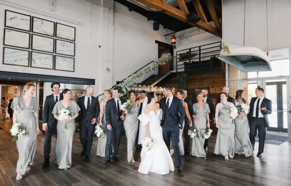 This Couple Took Pics in a Vintage NYC Taxi Before Their Battello Wedding