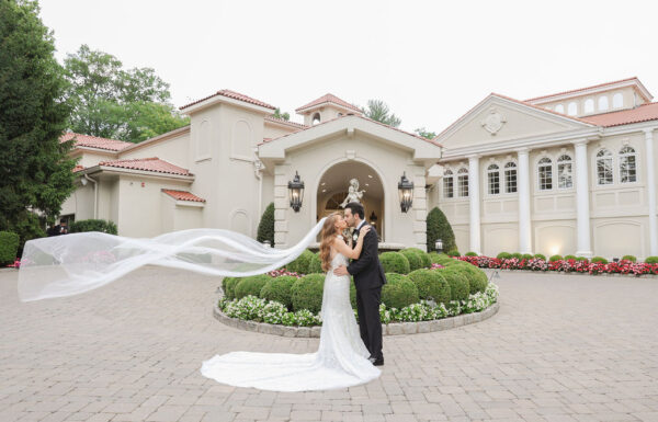 A Timeless Summer Wedding With Neutral Florals & Dancing Robots