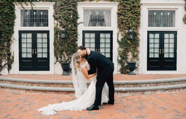 A Modern Meets Rustic Wedding at a Charming Inn