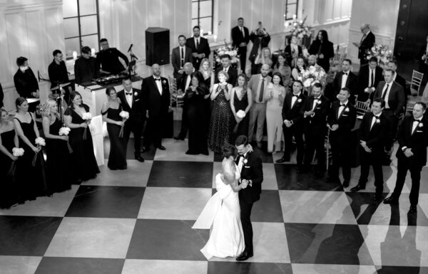 This Bride Skipped the Trends and Chose a Timeless Black-and-White Wedding at Felina