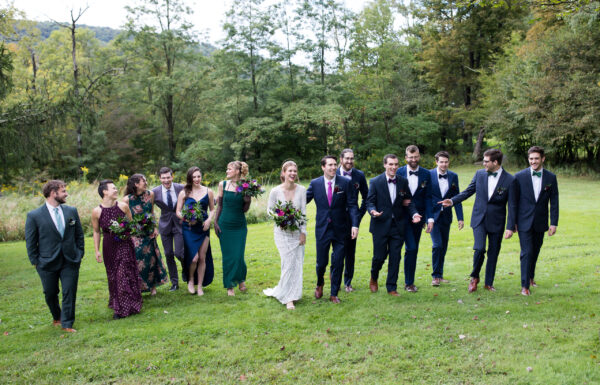 This Bride Surprised Her Groom with Real Peacocks During Their Photos and He Was Speechless